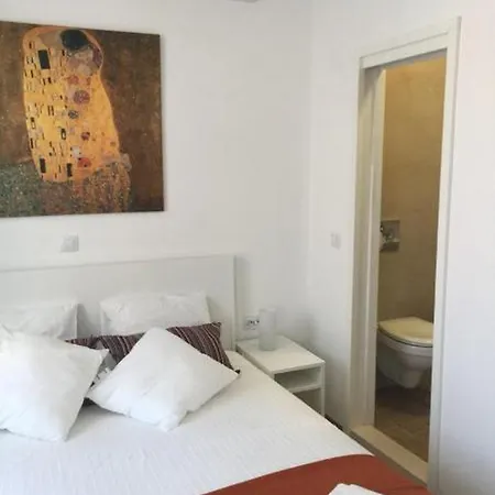 Nautica Casa de hóspedes 4*