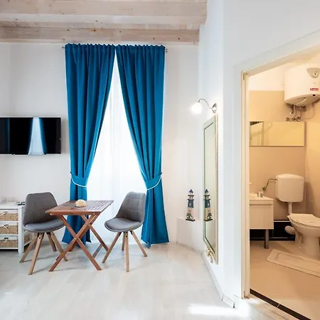Guest house Nautica Rooms 4*